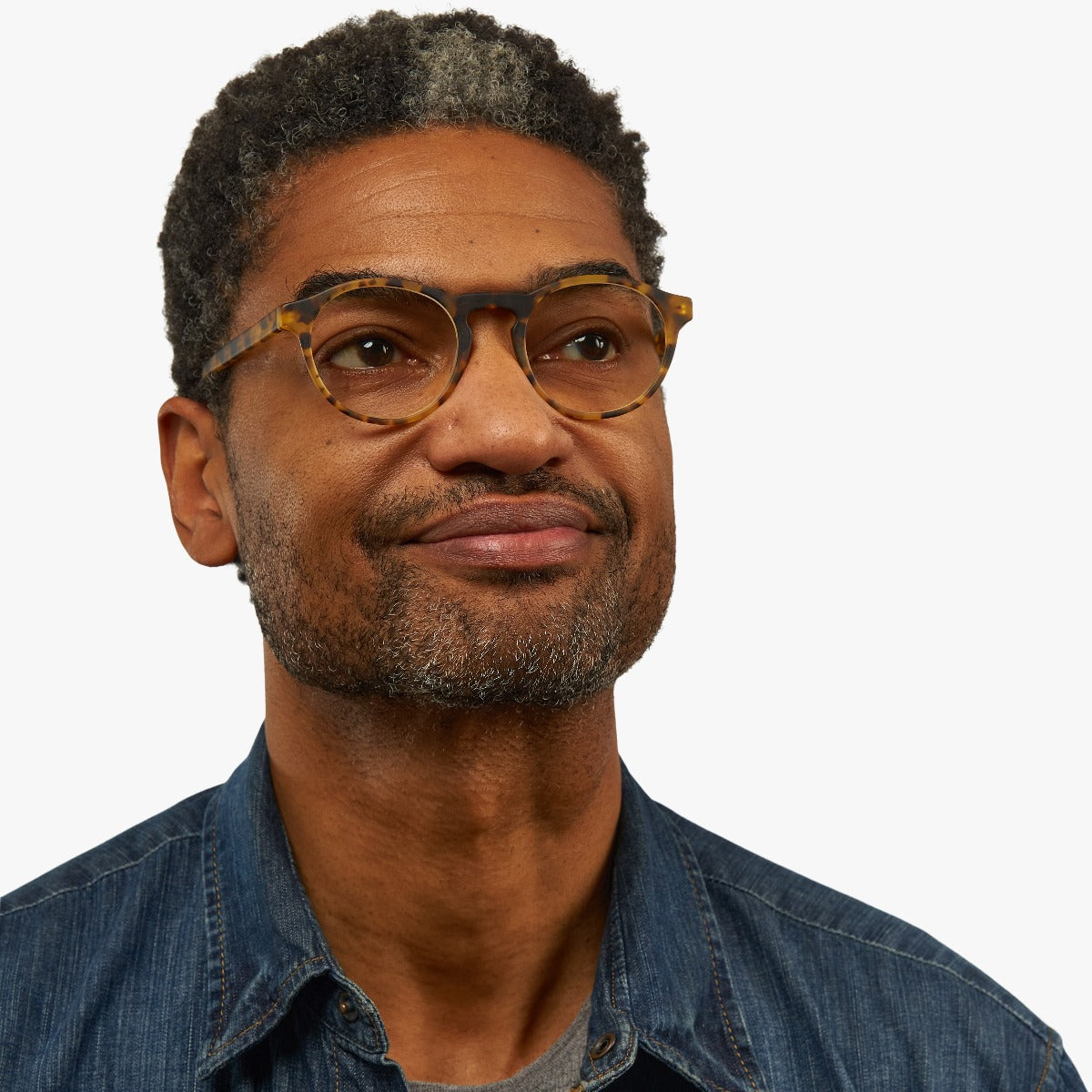 Luxreaders stylish Trondheim Light Turtle Blue light glasses. Made from Acetate in a Round shape.