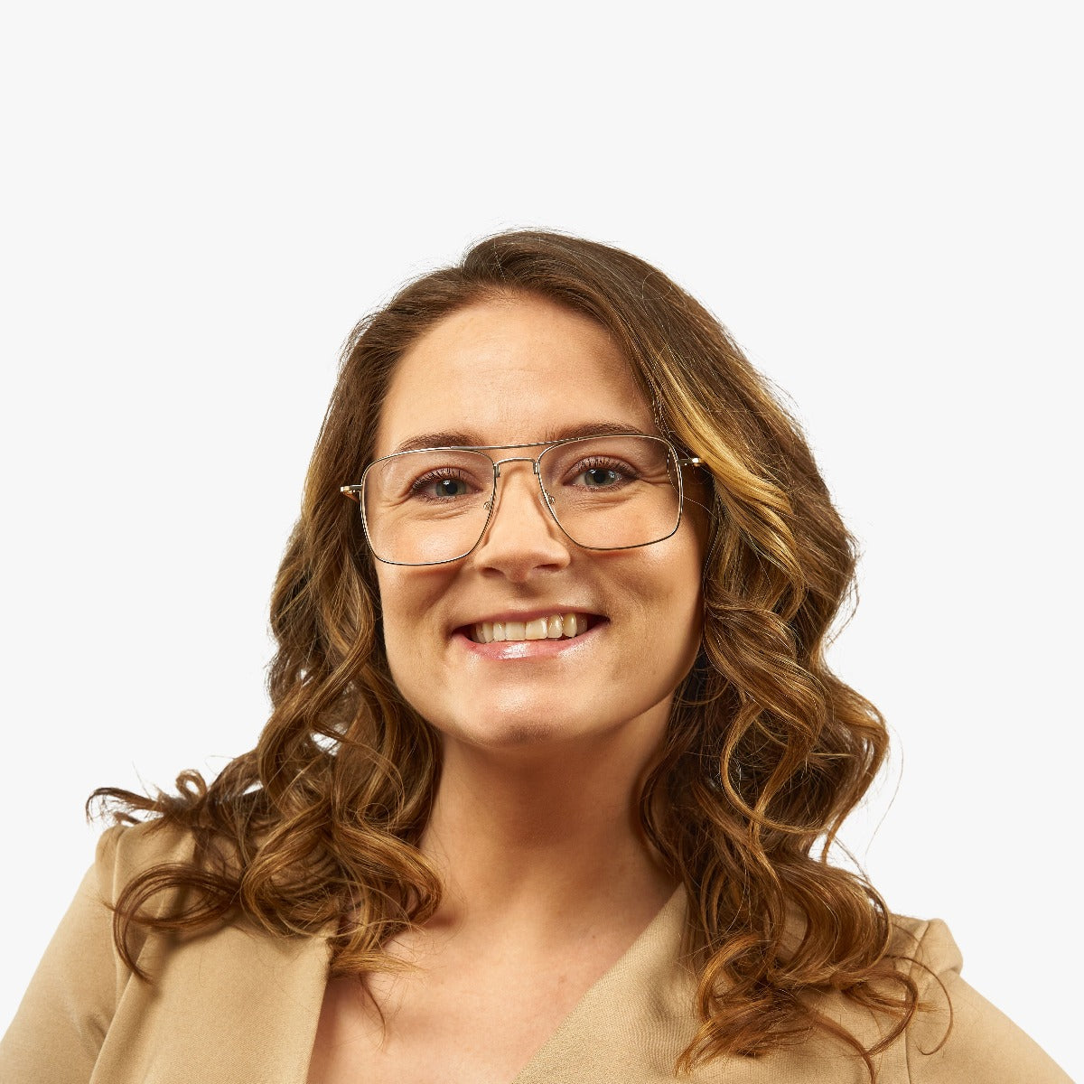 Person wearing Lidköping Gold reading glasses