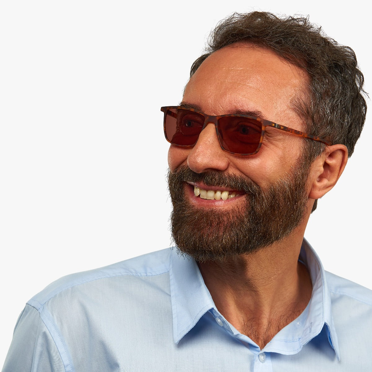 Person wearing Men's København Turtle sunglasses