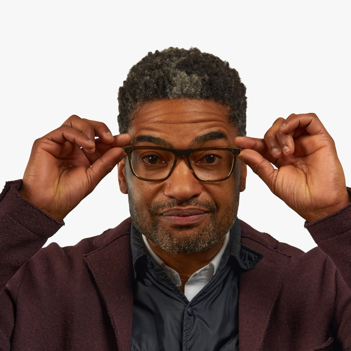 mens-oslo-shiny-olive_blue-light-glasses_male-model-1.jpg?v=1771428160&width=1200