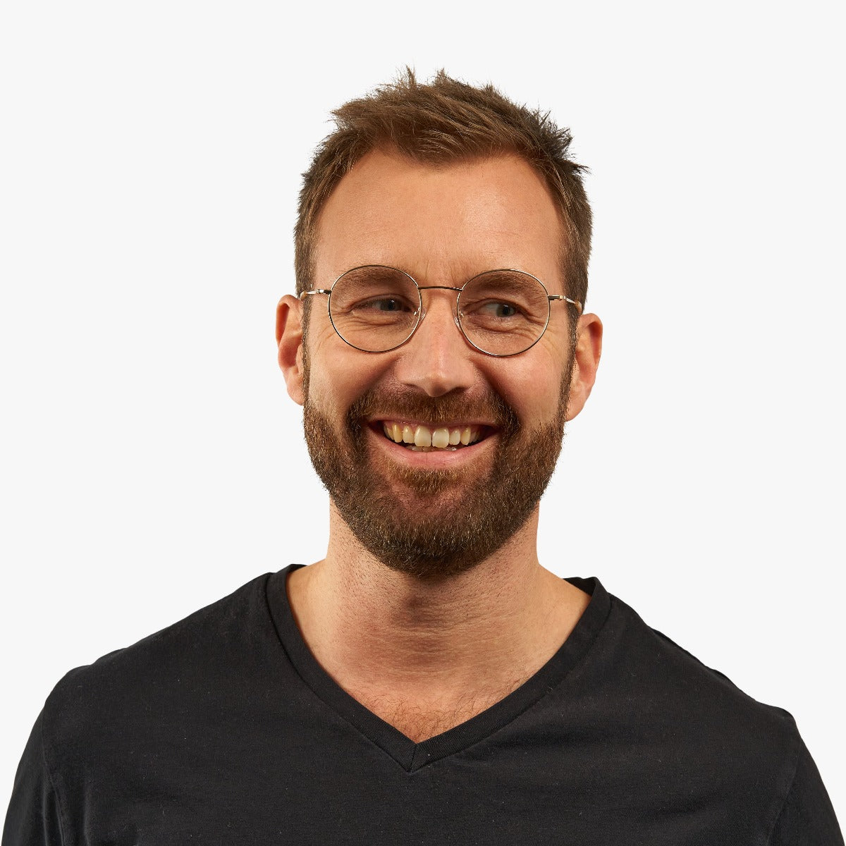 mens-tromso-gold_reading-glasses_male-model-1.jpg?v=1771425171&width=1200