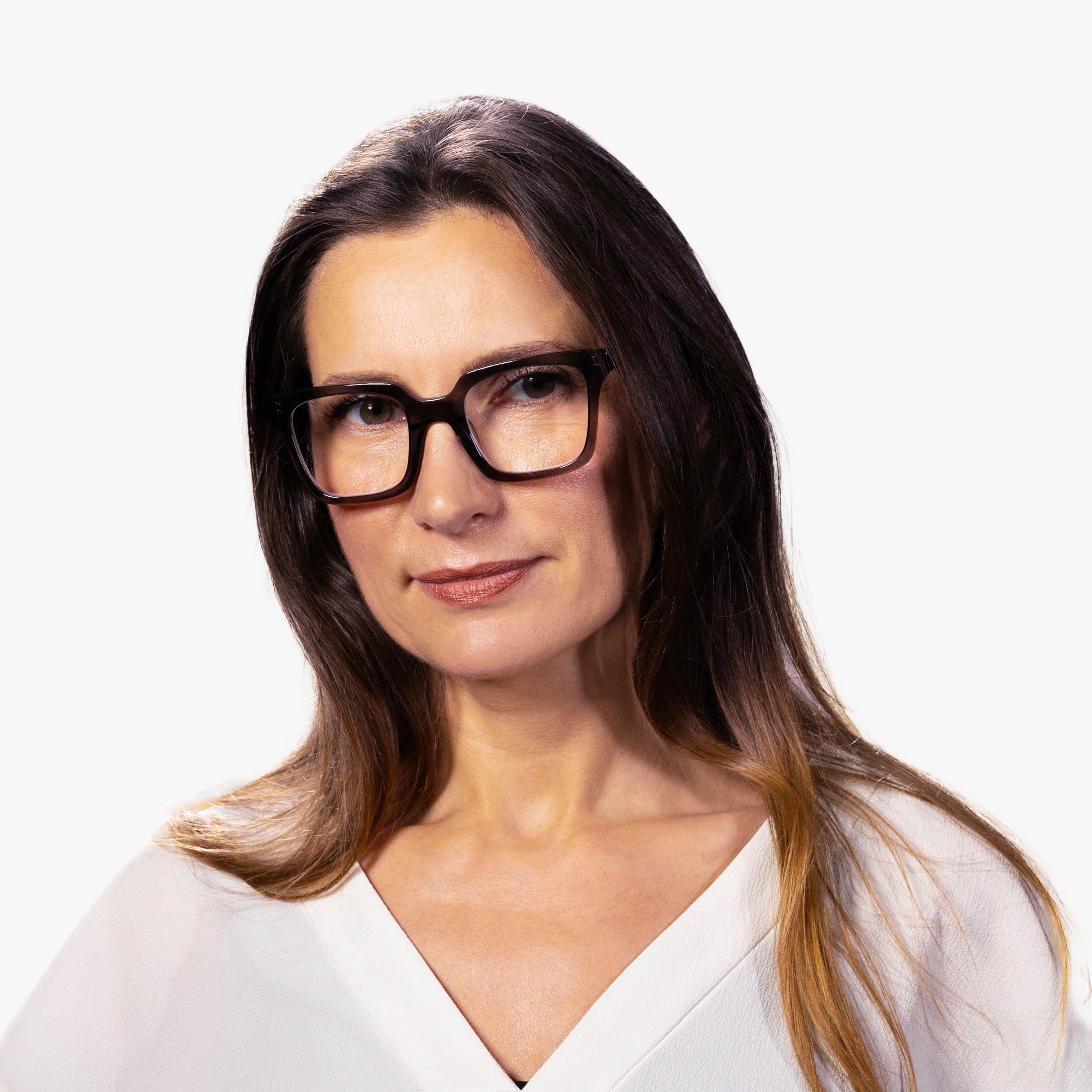 Person wearing Tisvilde Crystal Grey glasses